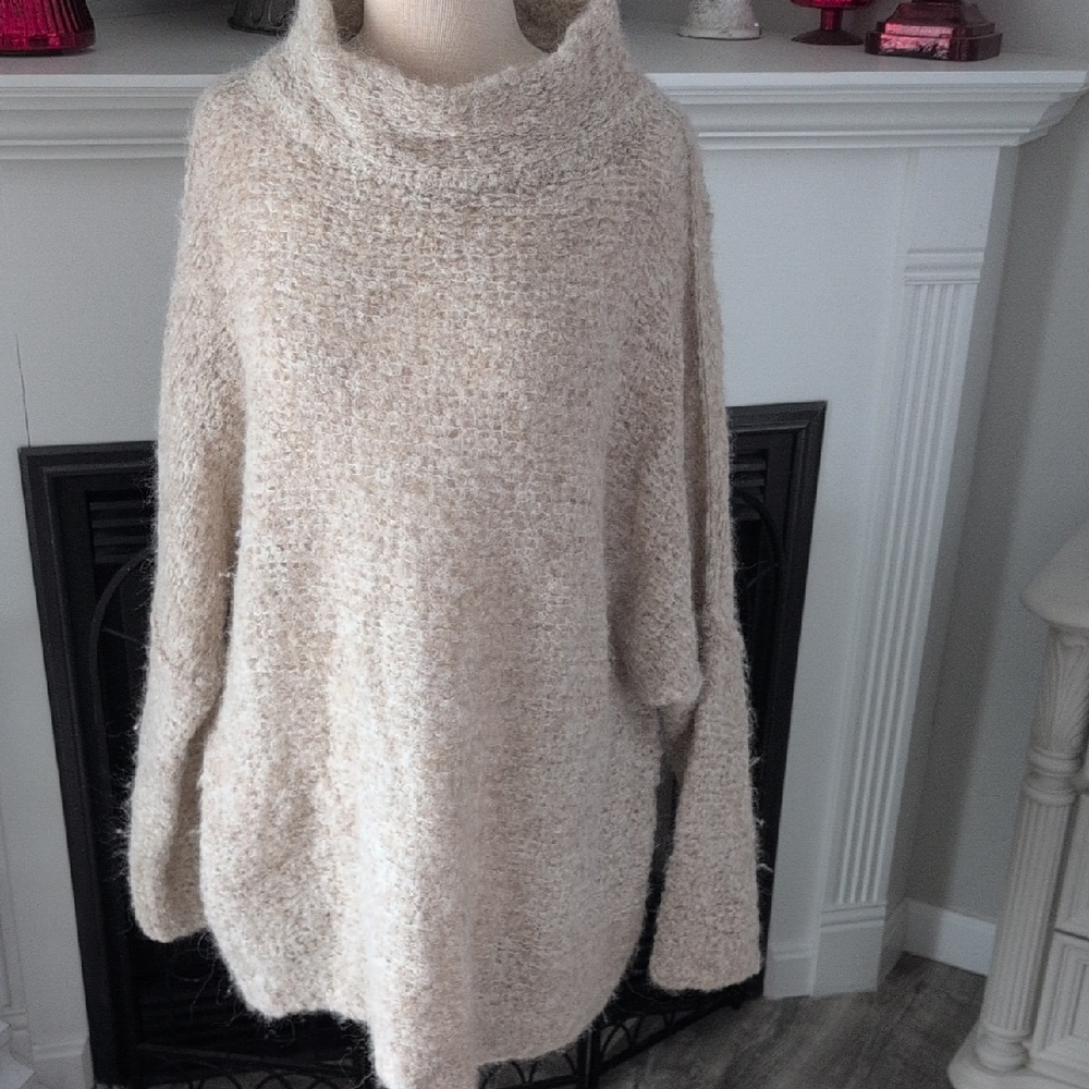Free People Elegant Cream Cowl Neck Alpaca Sweater Size Large